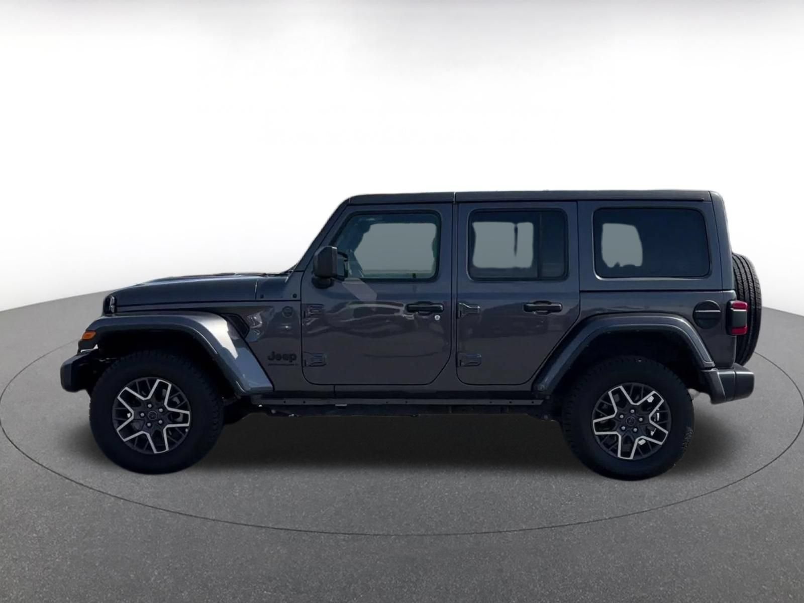 Used 2025 Jeep Wrangler Unlimited Sahara AWD/4WD image 8