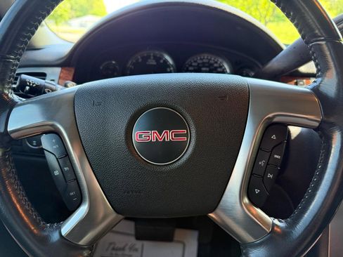 Used 2007 GMC Yukon XL SLT w/ SLT Preferred Equipment Group image 6