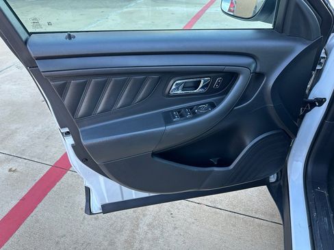 Used 2015 Ford Taurus Police Interceptor AWD image 9