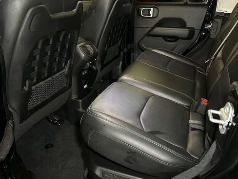 Used 2022 Jeep Wrangler Unlimited Rubicon 4xe w/ Cold Weather Group AWD/4WD image 13
