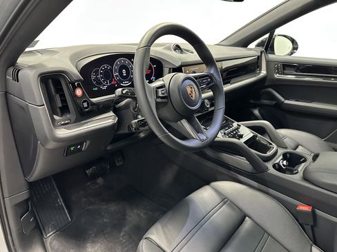 New 2026 Porsche Cayenne Coupe image 4