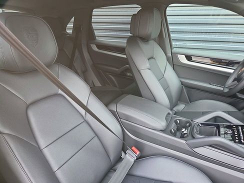 New 2026 Porsche Cayenne image 20