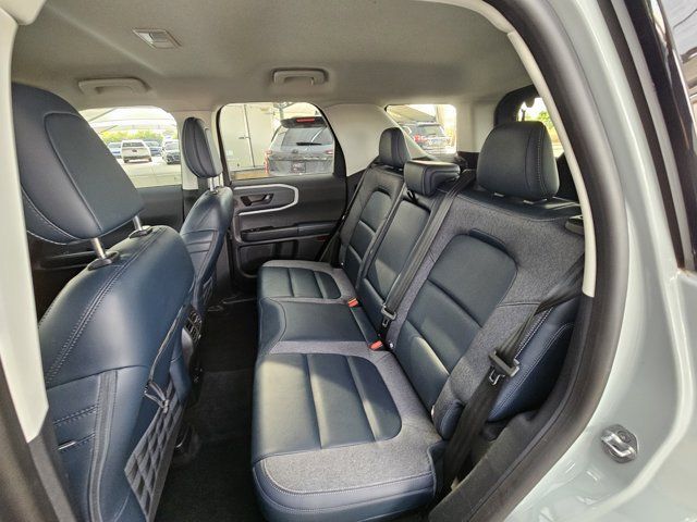 Used 2022 Ford Bronco Sport Outer Banks w/ Tech Package AWD/4WD image 15