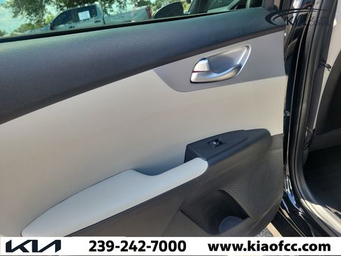 Certified 2023 Kia Forte LXS w/ LXS Technology Package FWD image 12