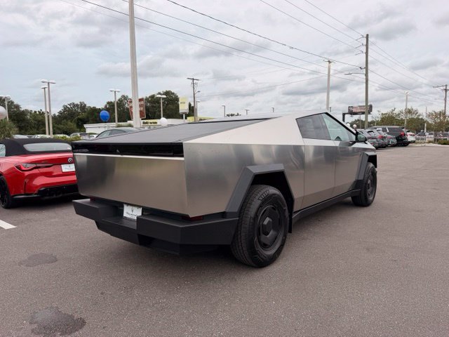 Used 2026 Tesla Cybertruck AWD Crew Cab image 4