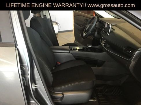 Used 2023 Nissan Rogue S AWD/4WD image 28
