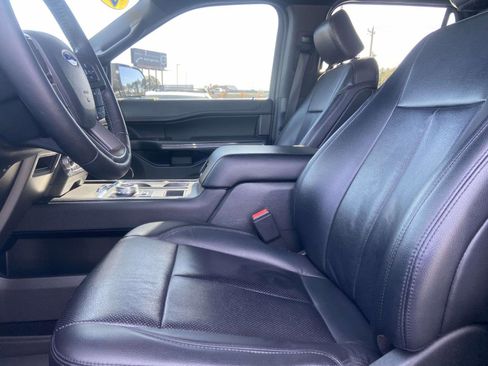 Used 2019 Ford Expedition XLT w/ Equipment Group 202A image 18