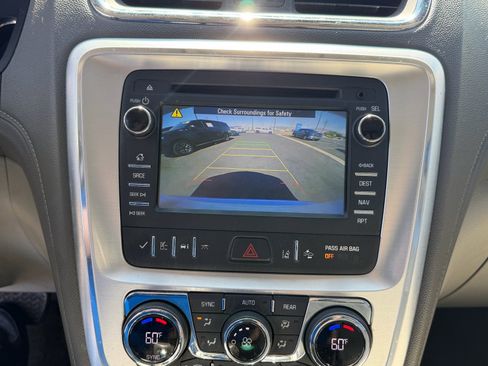 Used 2014 GMC Acadia SLT w/ Technology Package FWD image 11