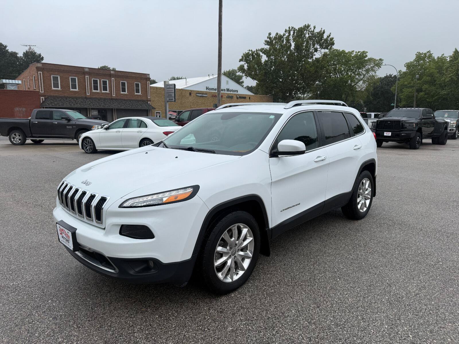 Used 2015 Jeep Cherokee Limited w/ Luxury Group AWD/4WD image 1