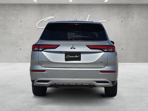 Used 2024 Mitsubishi Outlander FWD image 15