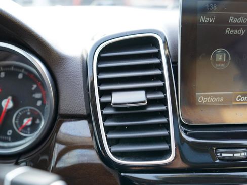 Used 2017 Mercedes-Benz GLE 350 4MATIC image 32