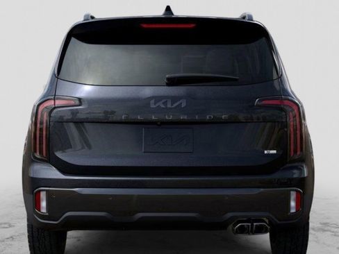 Used 2025 Kia Telluride AWD image 13