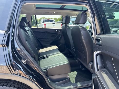 Used 2022 Volkswagen Tiguan SE w/ Panoramic Sunroof Package AWD/4WD image 27