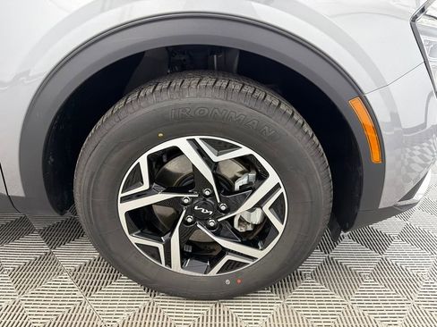 Used 2025 Kia Sportage LX image 13