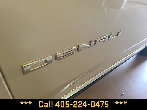Used 2021 GMC Yukon Denali w/ Denali Premium Package AWD/4WD image 4