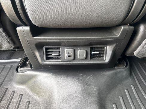 Used 2021 Chevrolet Silverado 1500 LT AWD/4WD image 22