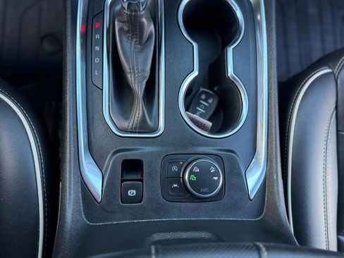 Used 2023 Chevrolet Traverse Premier w/ Redline Edition image 23