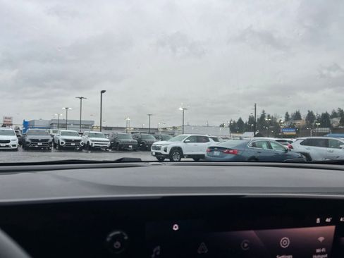 Used 2025 Buick Encore GX Preferred image 17