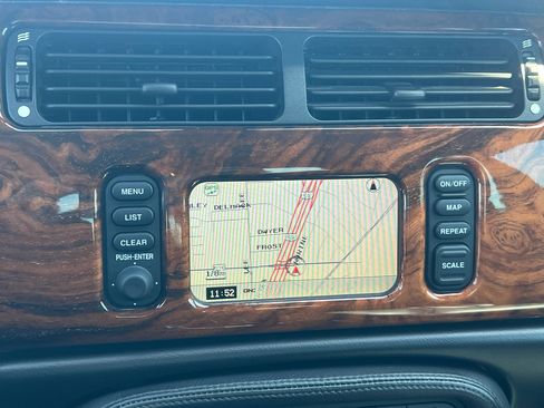 Used 2006 Jaguar XK8 Coupe image 37