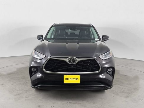 Used 2021 Toyota Highlander Limited AWD/4WD image 8