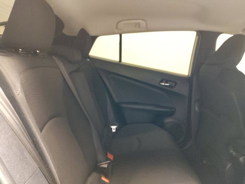 Used 2022 Toyota Prius LE image 19