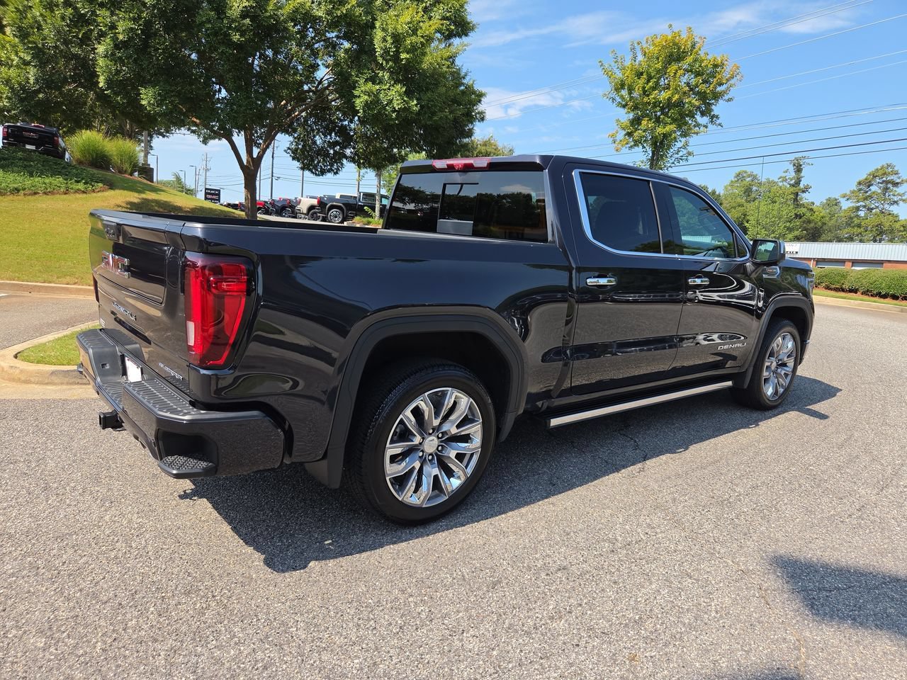 Used 2026 GMC Sierra 1500 Denali AWD/4WD image 8