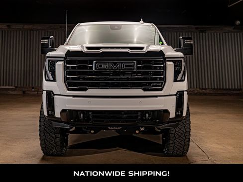Used 2025 GMC Sierra 2500 AT4 AWD/4WD image 4