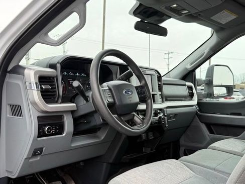 Used 2025 Ford F250 XLT w/ FX4 Off-Road Package AWD/4WD image 12