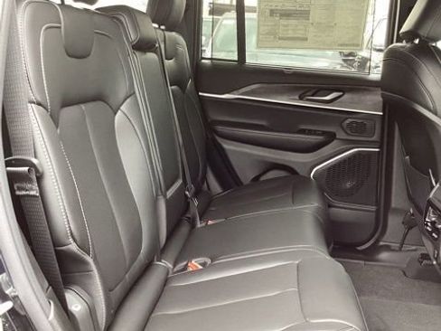 New 2024 Jeep Grand Cherokee Limited 4xe w/ Luxury Tech Group II image 18