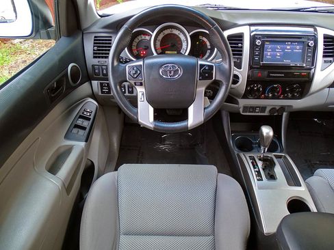 Used 2015 Toyota Tacoma 4x4 Double Cab w/ TRD Off-Road Package image 36