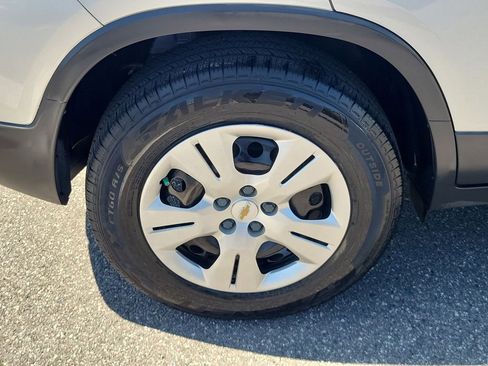 Used 2018 Chevrolet Trax LS FWD image 6