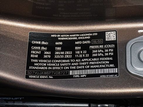 Used 2023 Aston Martin DBX AWD/4WD image 34