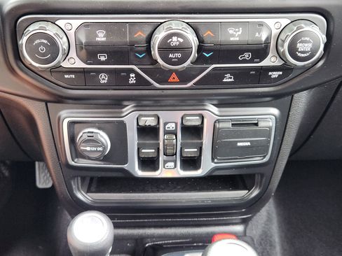 Used 2021 Jeep Wrangler Unlimited Sport S image 18