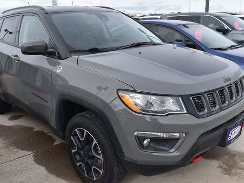 Used 2021 Jeep Compass Trailhawk image 3