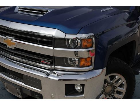 Used 2019 Chevrolet Silverado 2500 LTZ w/ Duramax Plus Package image 3