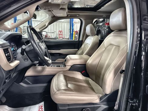 Used 2024 Ford Expedition Limited image 12