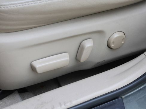 Used 2012 Toyota Camry XLE image 30