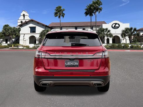Used 2020 Lincoln Nautilus Reserve FWD image 3