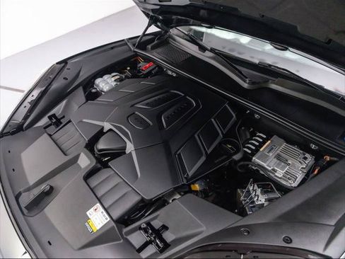 Used 2024 Porsche Cayenne AWD/4WD image 12