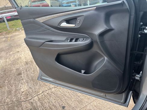 Used 2025 Buick Envista Sport Touring image 20