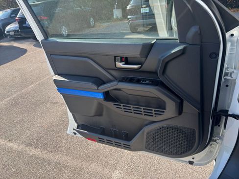 Used 2025 Toyota Tacoma TRD Off-Road image 20