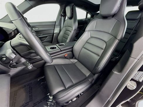 Used 2025 Porsche Taycan image 5