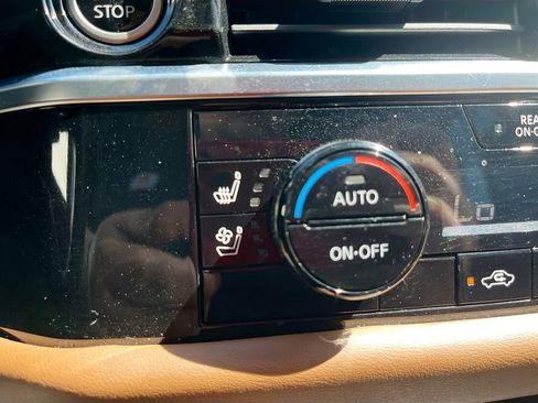 Used 2023 Nissan Pathfinder Platinum image 21