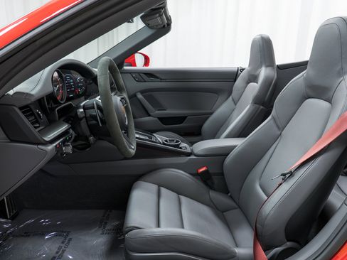 Certified 2024 Porsche 911 Carrera GTS image 18