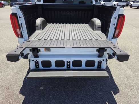 New 2026 GMC Sierra 1500 SLT w/ SLT Premium Plus Package AWD/4WD image 22