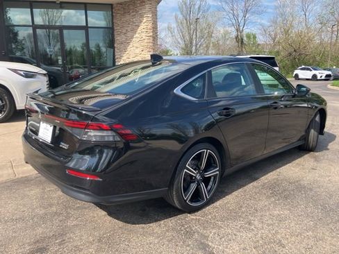 Used 2023 Honda Accord Sport image 3