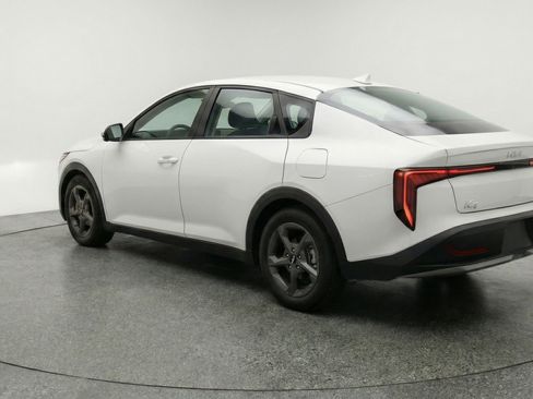 Used 2025 Kia K4 LXS image 6