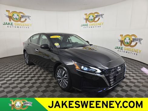 Used 2023 Nissan Altima 2.5 SV image 1