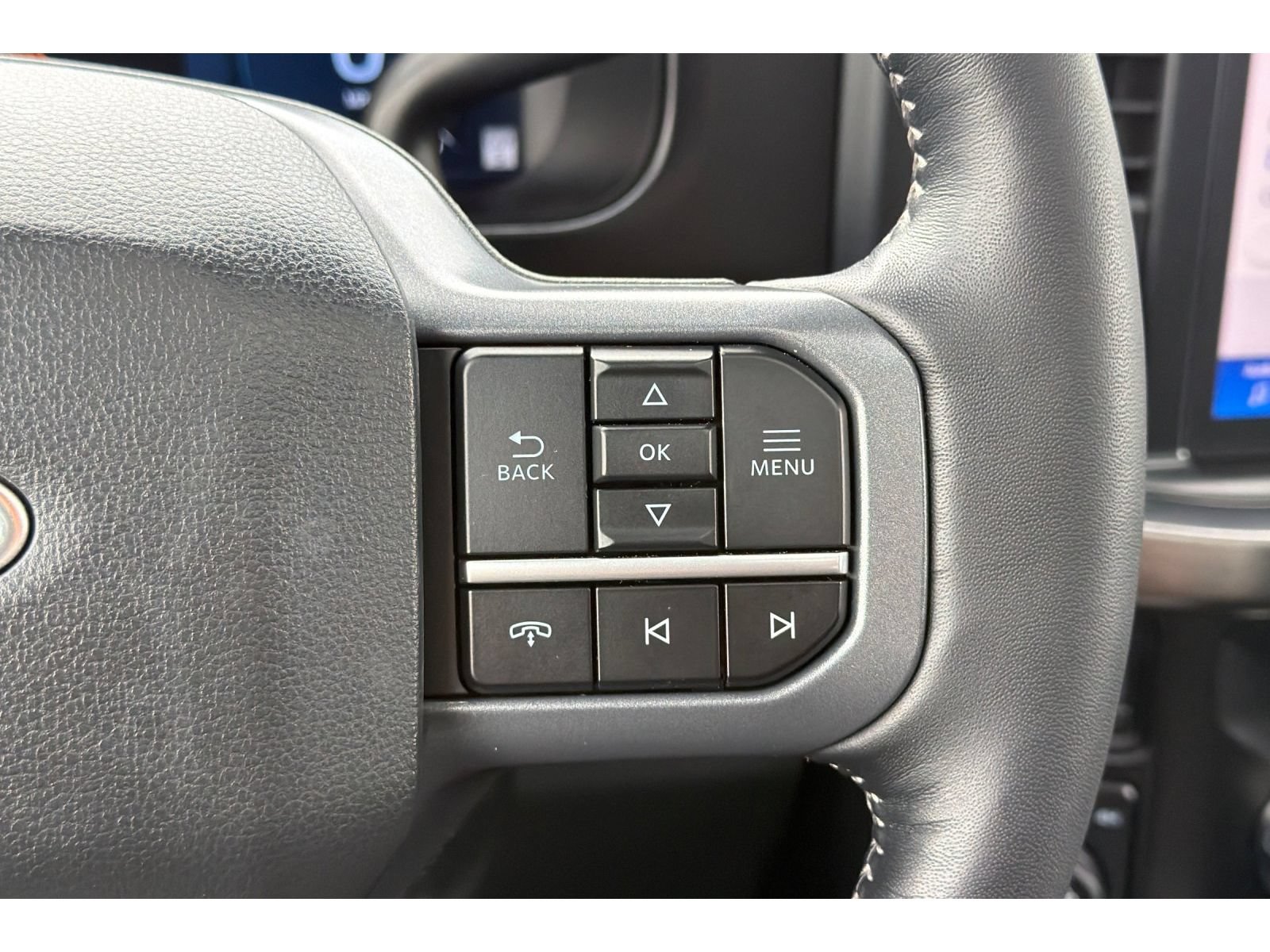 Used 2024 Ford F350 Lariat w/ Lariat Ultimate Package AWD/4WD image 28