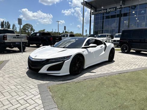 Used 2017 Acura NSX AWD/4WD image 2